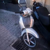Scarabeo 50 350€