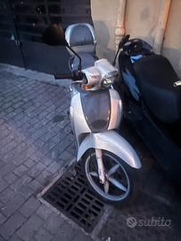 Scarabeo 50 350€