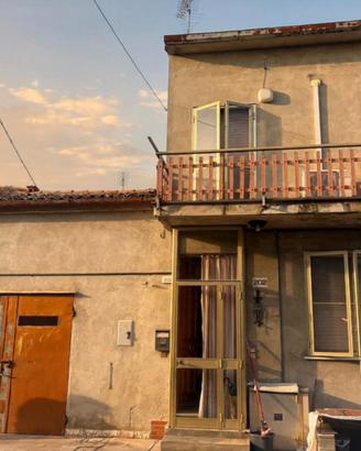 Porzione di casa su due livelli - rif. 540