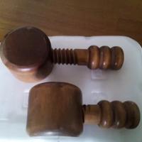 coppia di schiaccianoci in legno