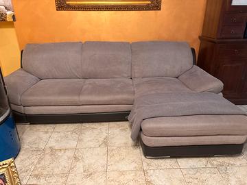 Divano letto grigio e marrone