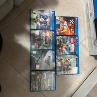 Play 4 con tutti i cavi e i giochi