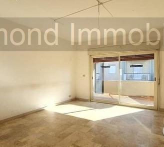 Appartamento 4,5 vani con garage a Giarre centro