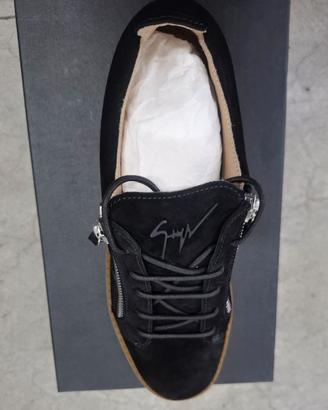 Speakers giuseppe zanotti invelluto nero