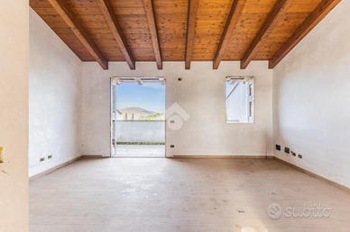 MONOLOCALE A CANALE MONTERANO