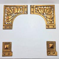 Antichi fregi liberty con foglie metallo dorato