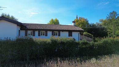 Splendido casale immerso nel verde