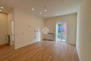 3 LOCALI A GENZANO DI ROMA