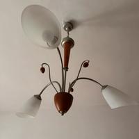 Lampadario in legno e vetro a tre luci