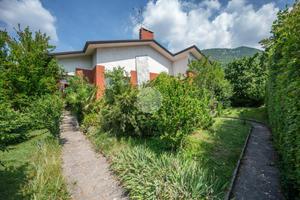 VILLA SINGOLA A CAPRINO VERONESE