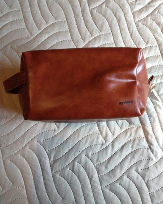 BEAUTY CASE IN FINTA PELLE