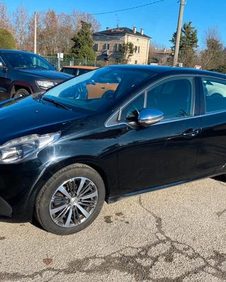 Peugeot 208 PureTech 82 5 porte Allure