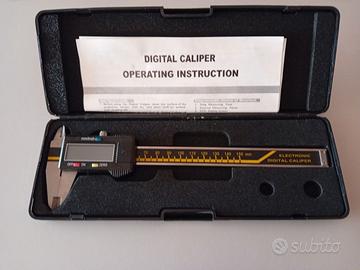 CALIBRO centesimale con display digitale.