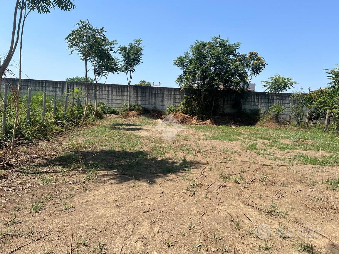 TERRENO A CASORIA - Vista 4