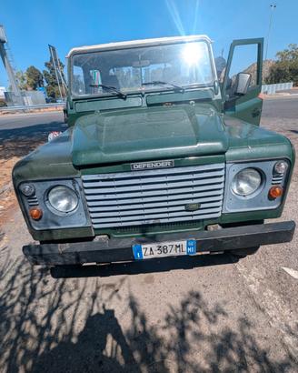 Land Rover Defender 90 Autocarro 
