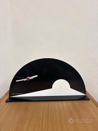 Orologio da tavolo di modernariato vintage bianco