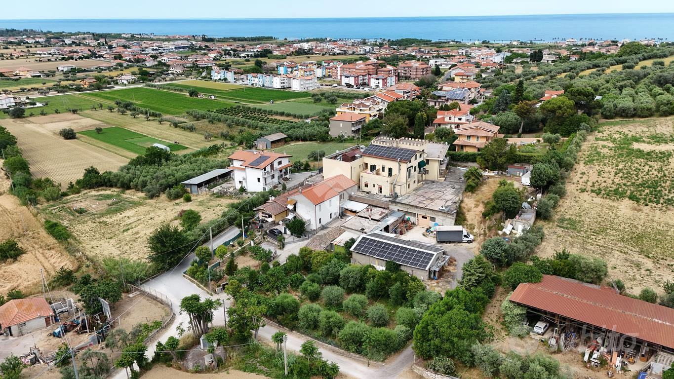 TER. RESIDENZIALE A ROSETO DEGLI ABRUZZI - Vista 2