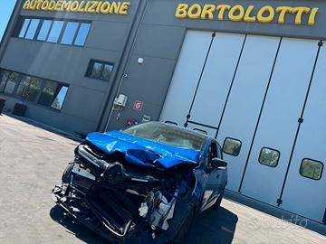 RENAULT CLIO IV per ricambi usati H4BB4