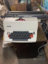 Macchina da scrivere facit