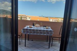 Monolocale vista mare, arredato, pronto da abitare