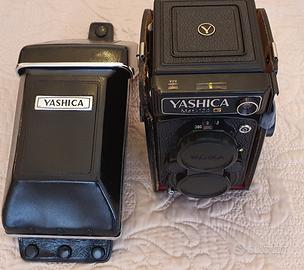 Yashica MAT-124G