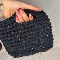 Borsa a mano piccola nero e oro uncinetto