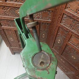 Tappatrice a colonna tappi sughero e sintetici