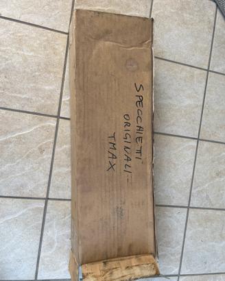 Coppia di specchietti originaliyamaha  t max 500