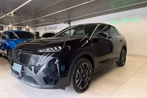 PEUGEOT 3008 1200 HYBRID 145 CV E-DCS6 GT KM0