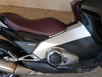  Honda integra 700  anno 2011 - 30000 km