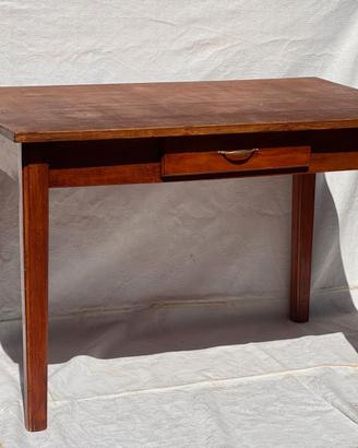 tavolo da cucina con cassetto 