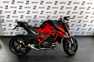 Ktm 1290 super duke con scarico racing