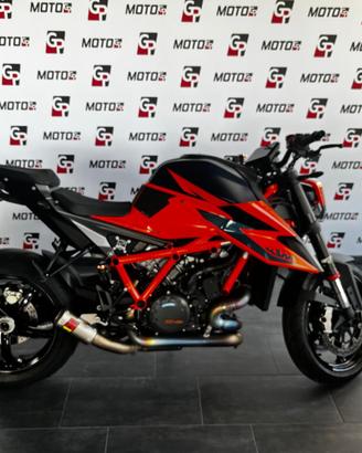 Ktm 1290 super duke con scarico racing