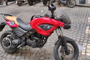 BMW F 650 scarbet