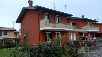 Immobile in asta di 173 m² con 5 locali e box auto