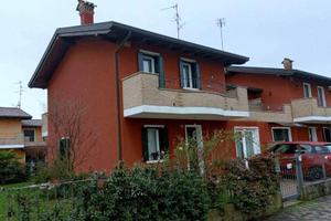 Immobile in asta di 173 m² con 5 locali e box auto