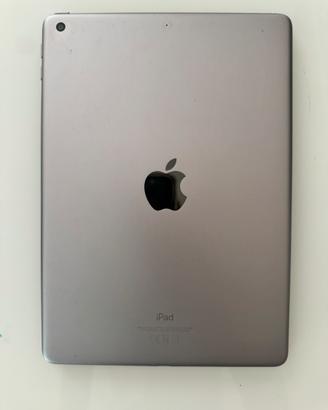 I Pad 6a gen . 94% di batteria + cover