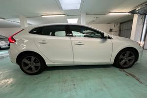 Volvo V40 D2 1.6 diesel (anche per neopatentati)