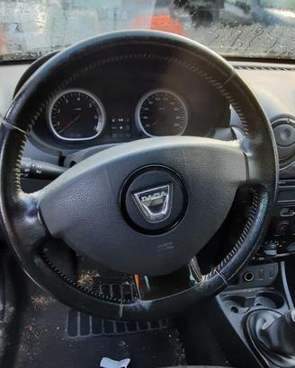 DACIA DUSTER 2012 - VOLANTE