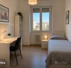 Stanza singola-Novoli-con balcone