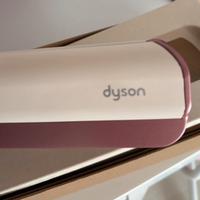 Dyson airstrait