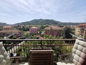 Appartamento di 80 m² con 3 locali e box auto a Se