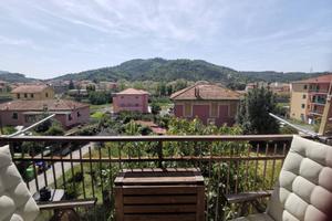 Appartamento di 80 m² con 3 locali e box auto a Se