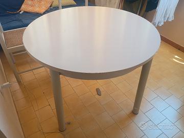 Tavolo tondo + 4 sedie 