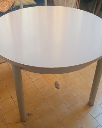 Tavolo tondo + 4 sedie 
