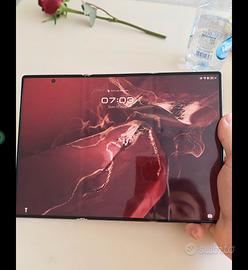 Huawei mate xt 1tb red