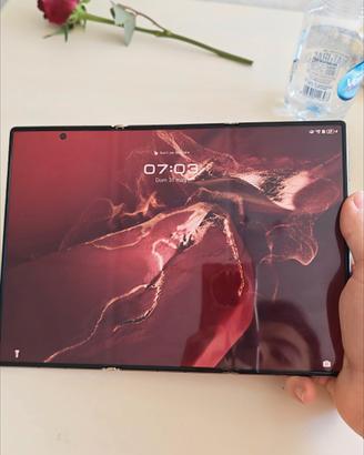 Huawei mate xt 1tb red
