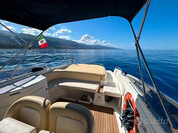 Motoscafo molto elegante e sportivo Cranchi