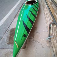 Canoa kayak in vetroresina con pagaia