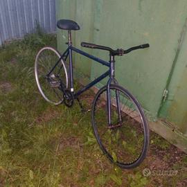 bicicletta scatto fisso 